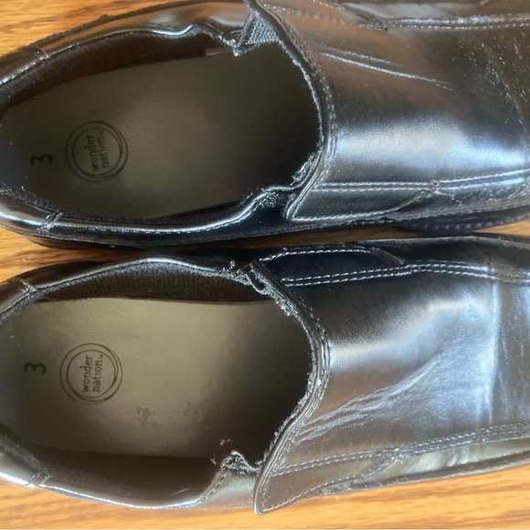 Boys sz 3 slip-on dress shoes NWOT…only wore once for wedding - Picture 3 of 7